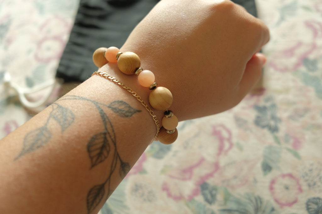 Stretchy Fidget Bracelet - Peach Aventurine + Golden Sandalwood